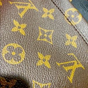 Meet your Posher, Chanel